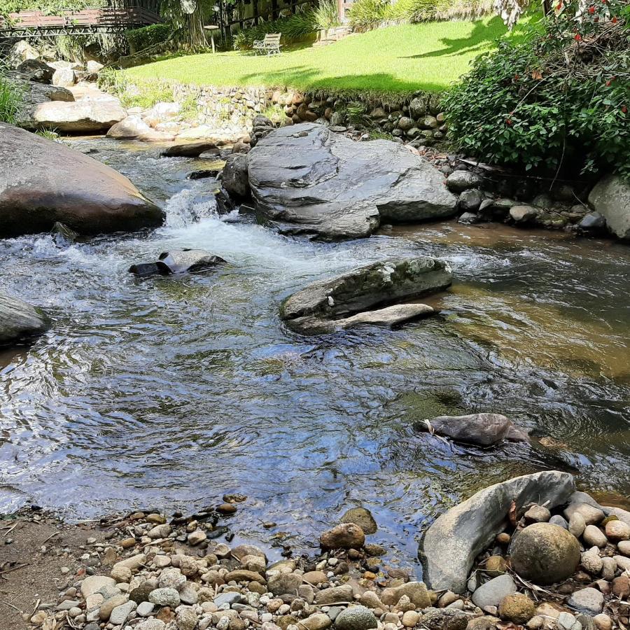 Casa Rosa Lumiar, Cachoeira Particular E Fazendinha Экстерьер фото